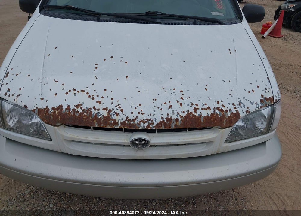 1999 TOYOTA SIENNA XLE VIN: 4T3ZF13CXXU108908