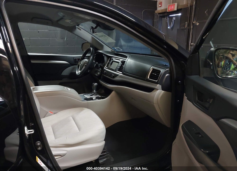 2019 TOYOTA HIGHLANDER LE VIN: 5TDBZRFH5KS952492