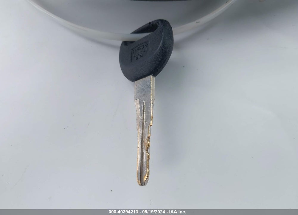 1999 HONDA CIVIC LX VIN: 2HGEJ6674XH566549