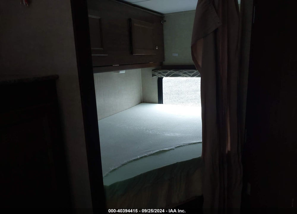 2017 KEYSTONE HIDEOUT M27DBS VIN: 4YDT19F27HN203051