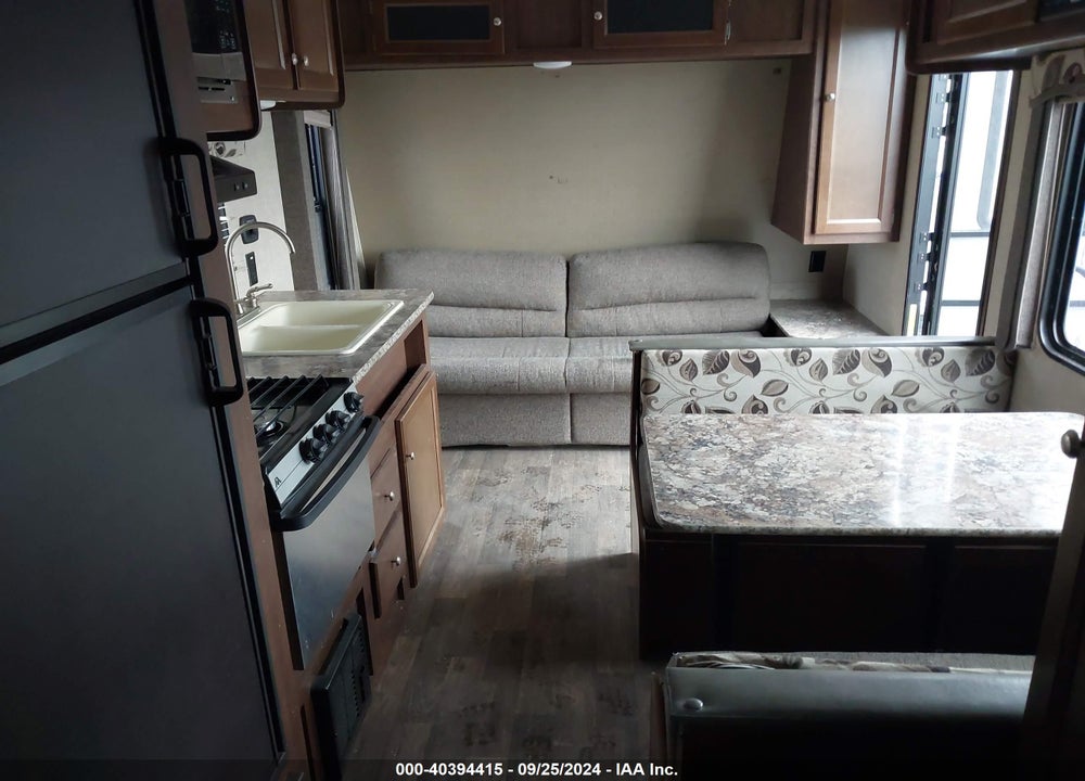 2017 KEYSTONE HIDEOUT M27DBS VIN: 4YDT19F27HN203051