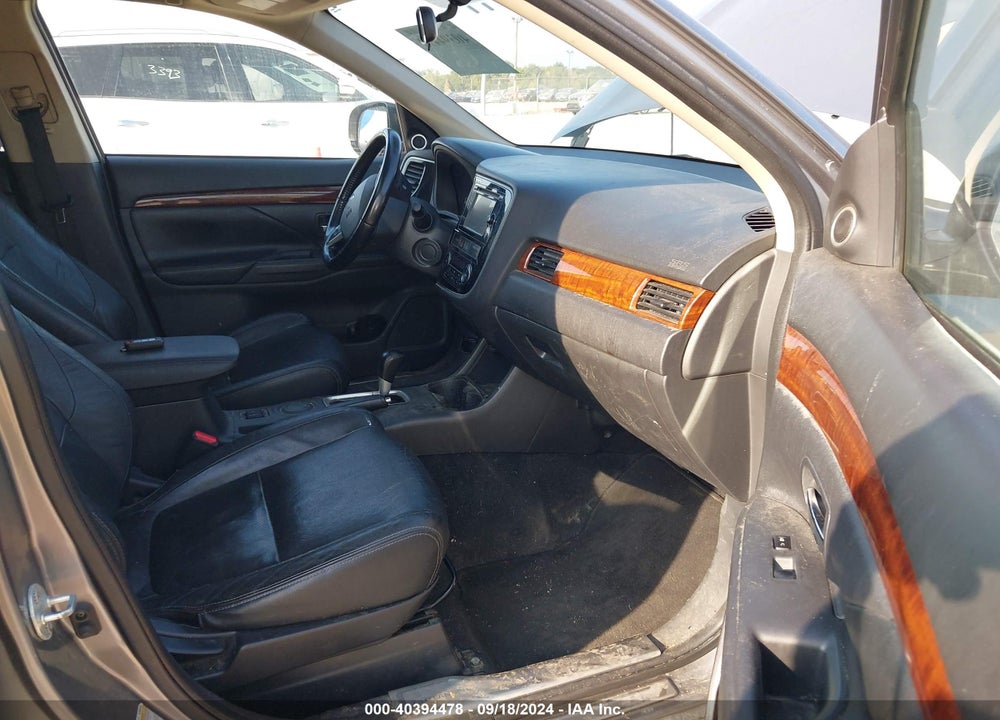 2014 MITSUBISHI OUTLANDER SE VIN: JA4AD3A34EZ008540
