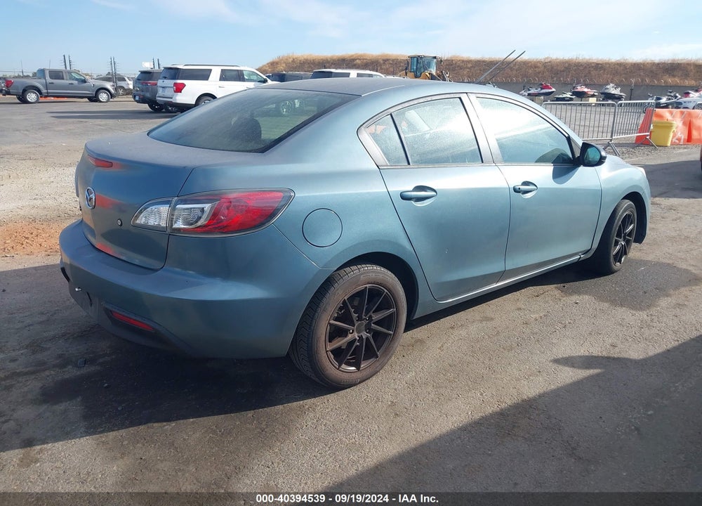 2011 MAZDA 3 I SPORT VIN: JM1BL1UG4B1362505