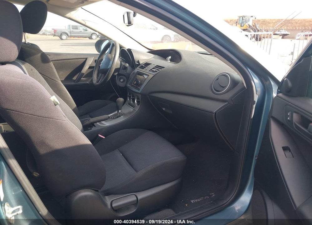 2011 MAZDA 3 I SPORT VIN: JM1BL1UG4B1362505