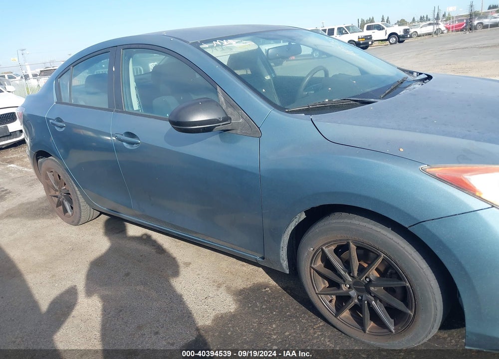 2011 MAZDA 3 I SPORT VIN: JM1BL1UG4B1362505