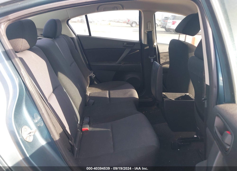 2011 MAZDA 3 I SPORT VIN: JM1BL1UG4B1362505
