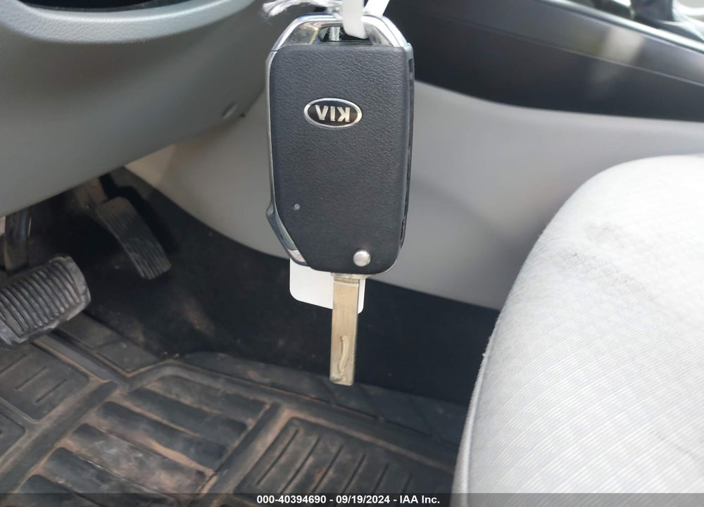 2020 KIA SOUL LX VIN: KNDJ23AU2L7085470