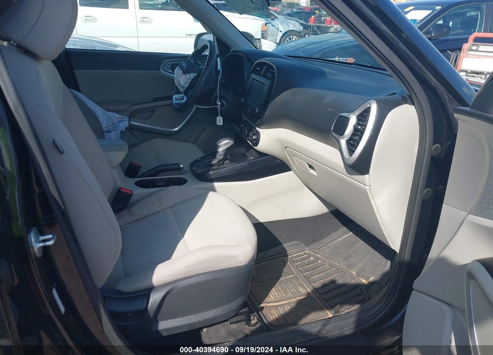 2020 KIA SOUL LX VIN: KNDJ23AU2L7085470