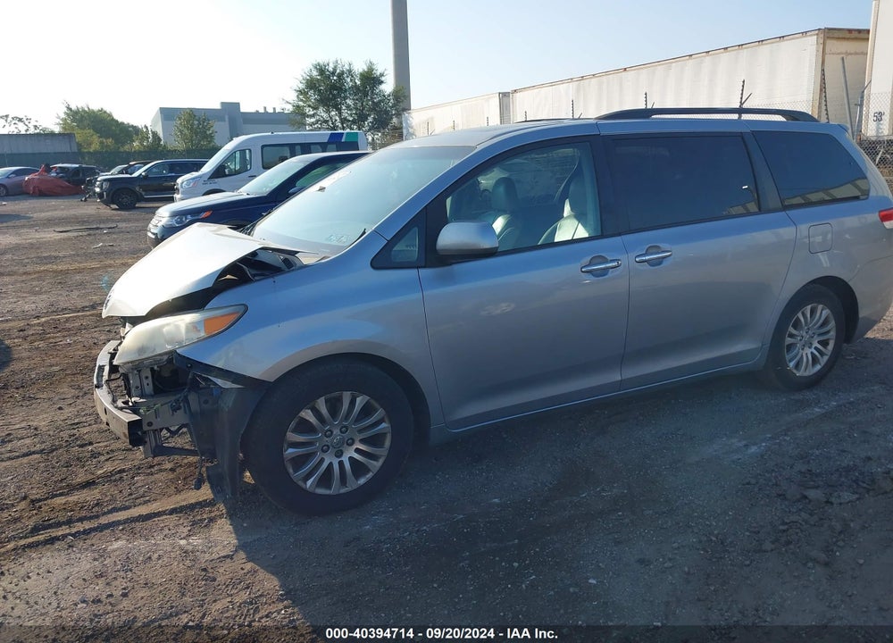 2011 TOYOTA SIENNA XLE V6 VIN: 5TDYK3DC1BS082551