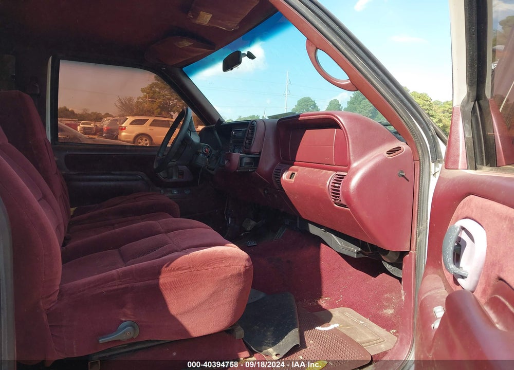 1998 CHEVROLET C1500 FLEETSIDE VIN: 2GCEC19R1W1161085