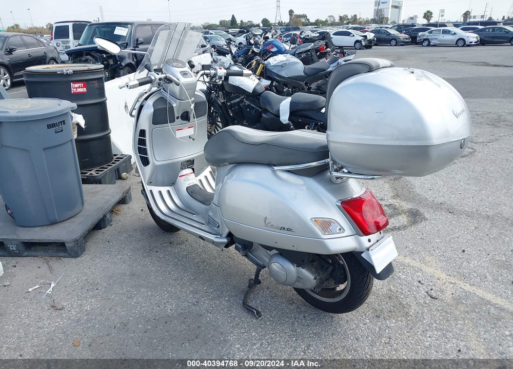 2016 VESPA GTS 300 SUPER VIN: ZAPM459L1G5300304