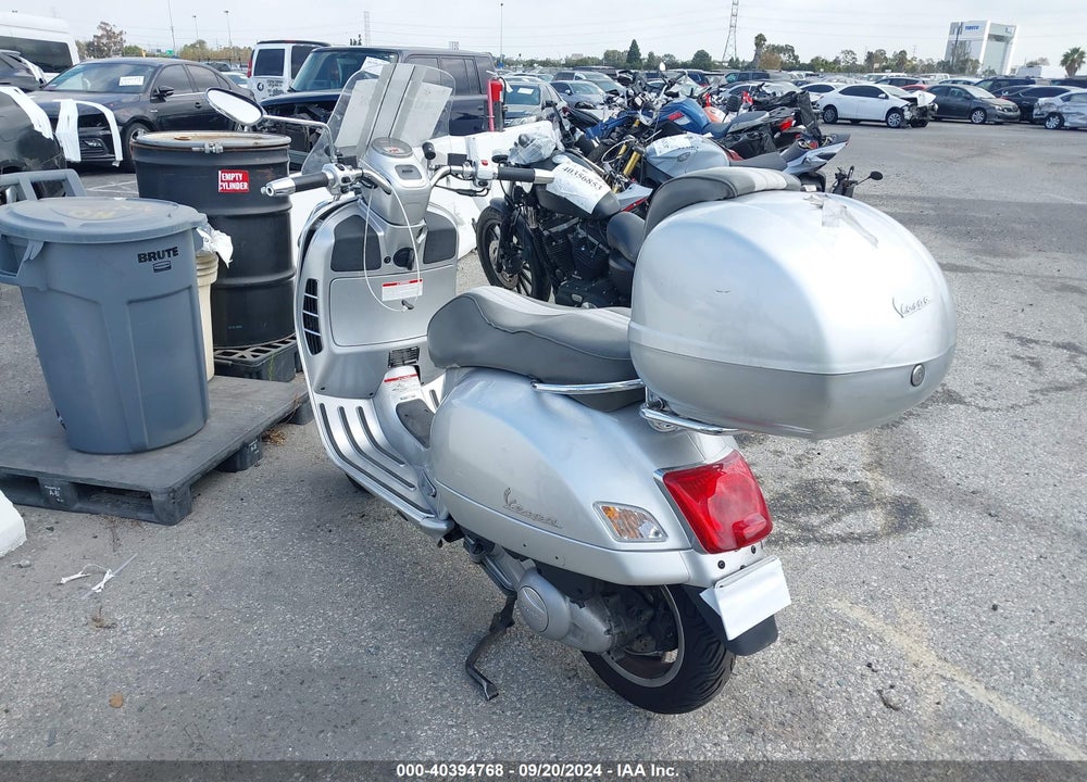 2016 VESPA GTS 300 SUPER VIN: ZAPM459L1G5300304