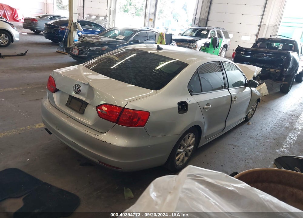 2011 VOLKSWAGEN JETTA 2.5L SE VIN: 3VWDZ7AJ3BM347455