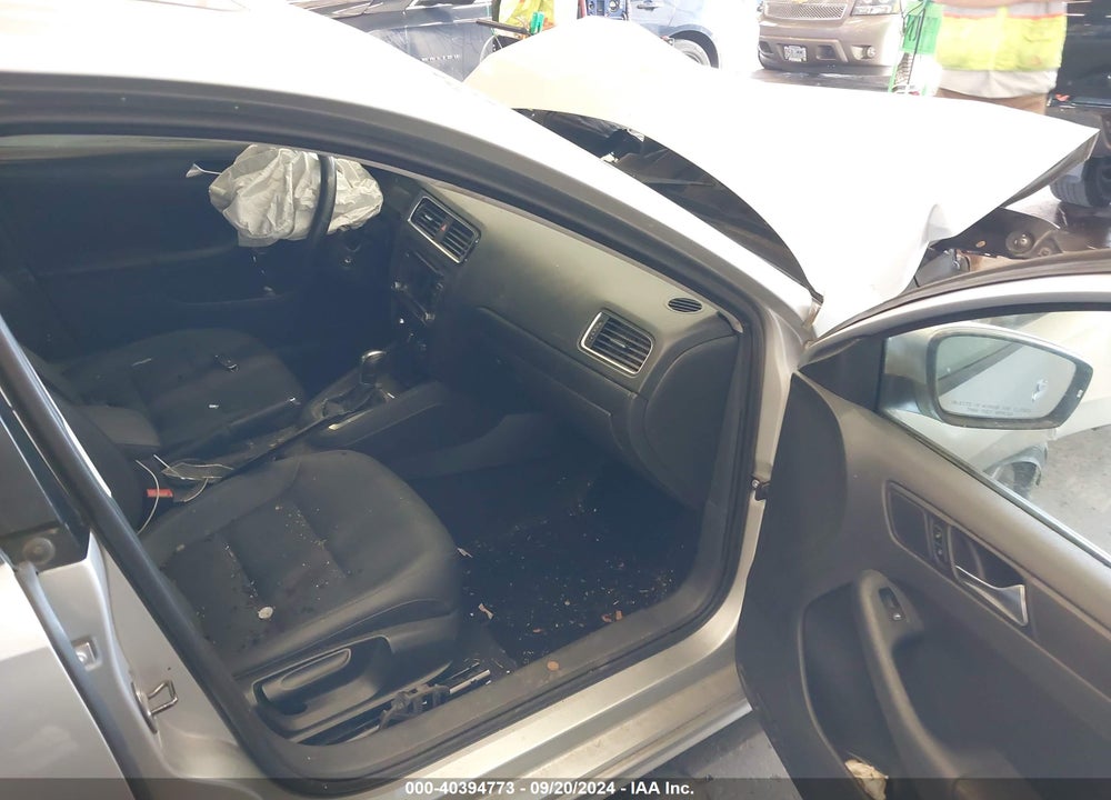 2011 VOLKSWAGEN JETTA 2.5L SE VIN: 3VWDZ7AJ3BM347455