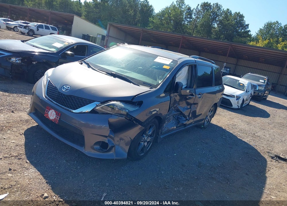 2017 TOYOTA SIENNA SE PREMIUM 8 PASSENGER VIN: 5TDXZ3DC0HS827841