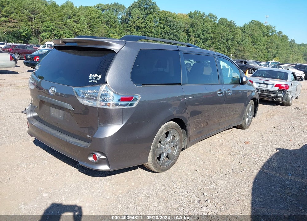 2017 TOYOTA SIENNA SE PREMIUM 8 PASSENGER VIN: 5TDXZ3DC0HS827841