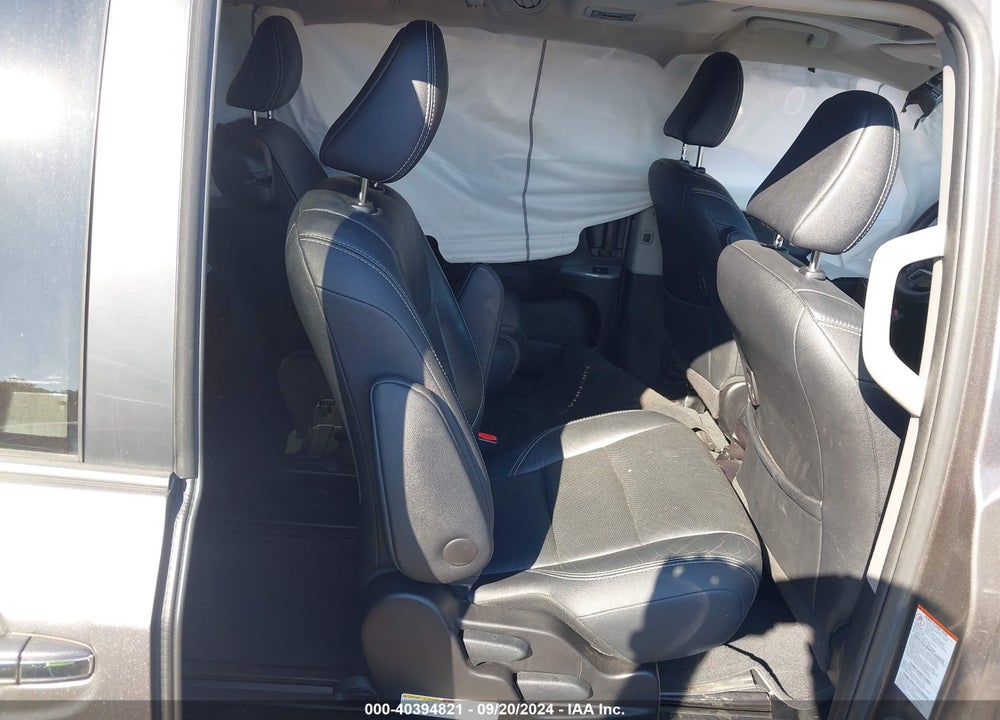 2017 TOYOTA SIENNA SE PREMIUM 8 PASSENGER VIN: 5TDXZ3DC0HS827841