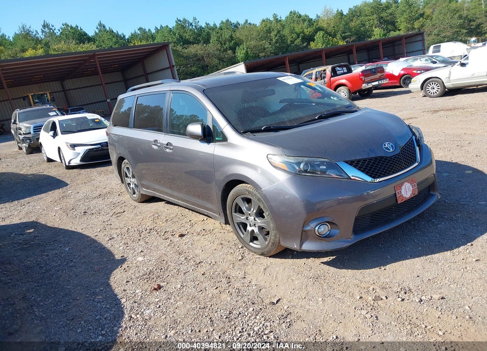 2017 TOYOTA SIENNA SE PREMIUM 8 PASSENGER VIN: 5TDXZ3DC0HS827841