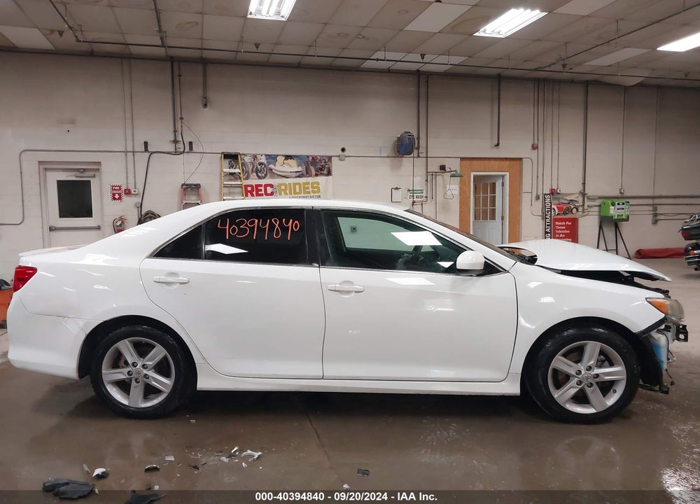 2013 TOYOTA CAMRY SE VIN: 4T1BF1FK4DU250647