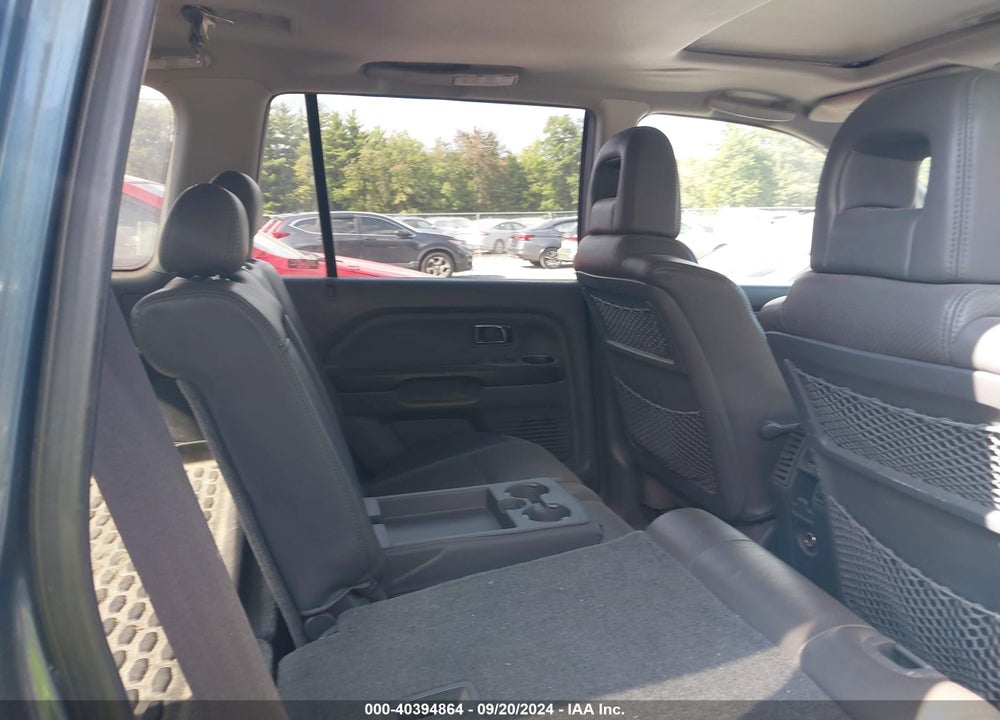 2005 HONDA PILOT EX-L VIN: 2HKYF185X5H507537