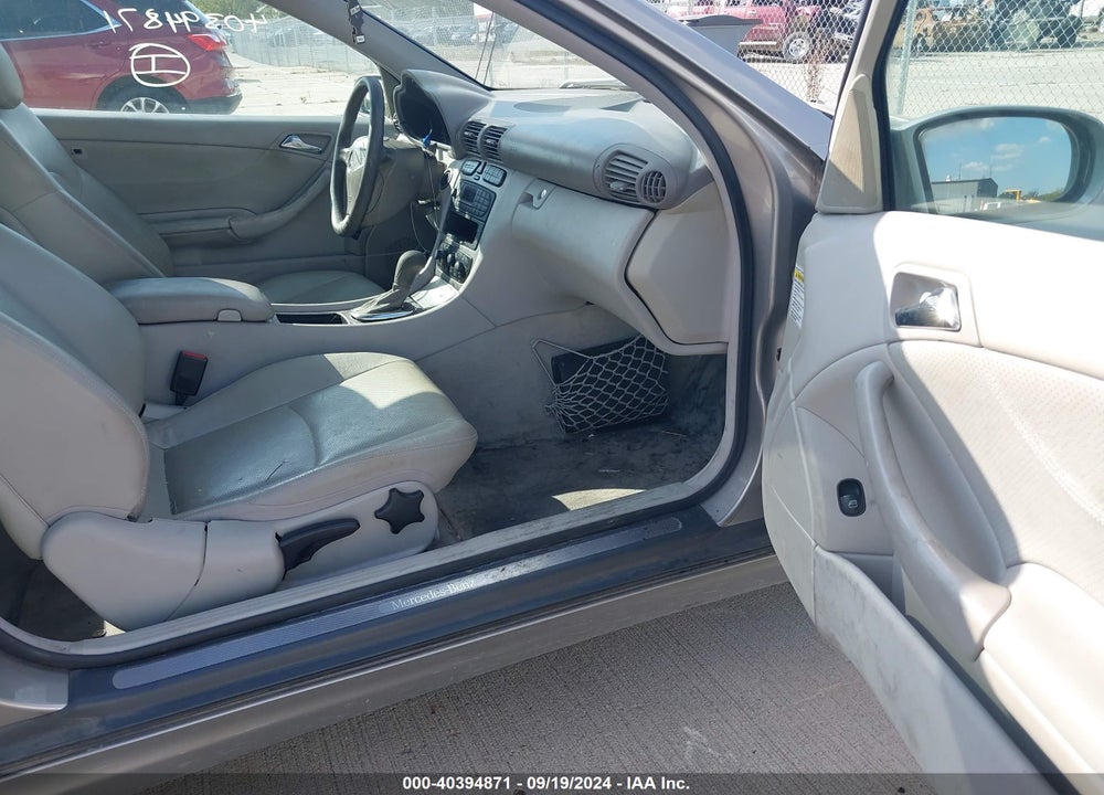 2004 MERCEDES-BENZ C 230 KOMPRESSOR SPORT VIN: WDBRN40J04A605983
