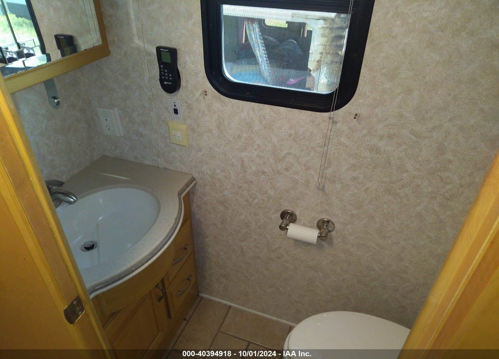 2004 SPARTAN MOTORS MOTORHOME 4VZ VIN: 4VZBR1D974C045890
