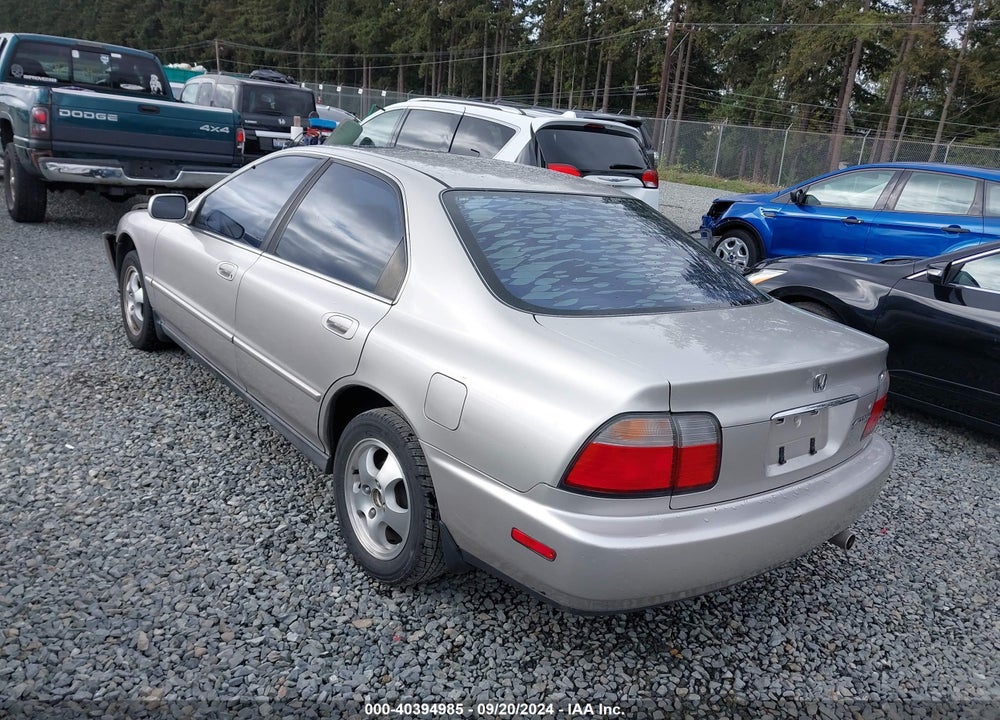 1997 HONDA ACCORD SE VIN: 1HGCD5608VA052663