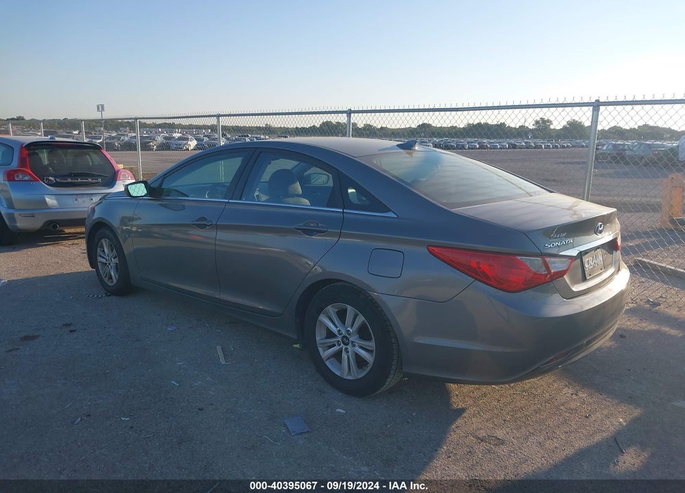 2013 HYUNDAI SONATA GLS VIN: 5NPEB4AC5DH556412