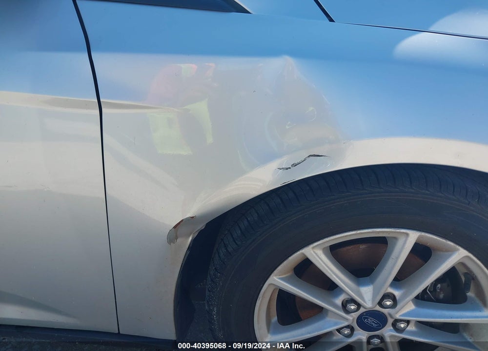 2015 FORD FOCUS SE VIN: 1FADP3K29FL334862