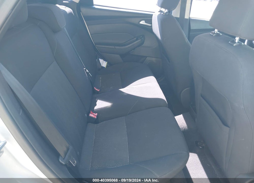 2015 FORD FOCUS SE VIN: 1FADP3K29FL334862