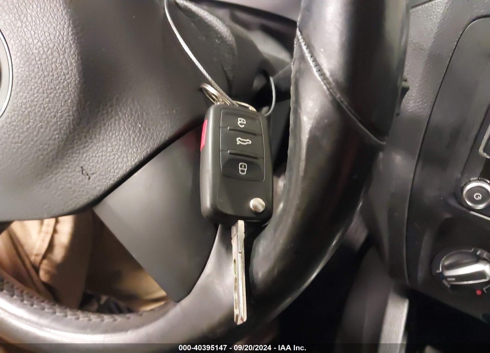 2014 VOLKSWAGEN JETTA 1.8T SE VIN: 3VWD07AJ2EM444676