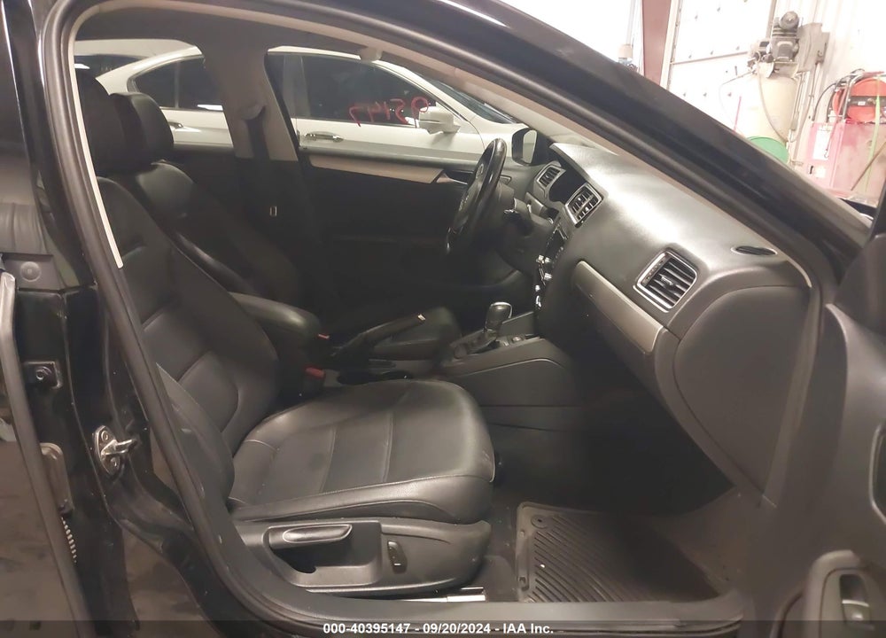 2014 VOLKSWAGEN JETTA 1.8T SE VIN: 3VWD07AJ2EM444676