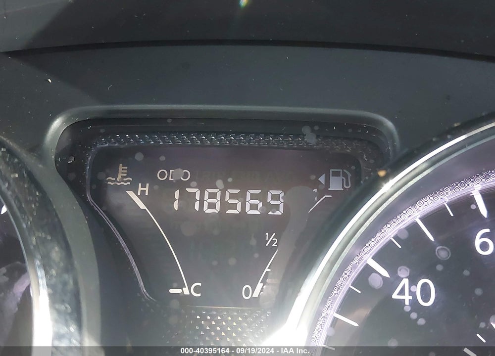2015 NISSAN VERSA 1.6 SL VIN: 3N1CN7AP7FL885220