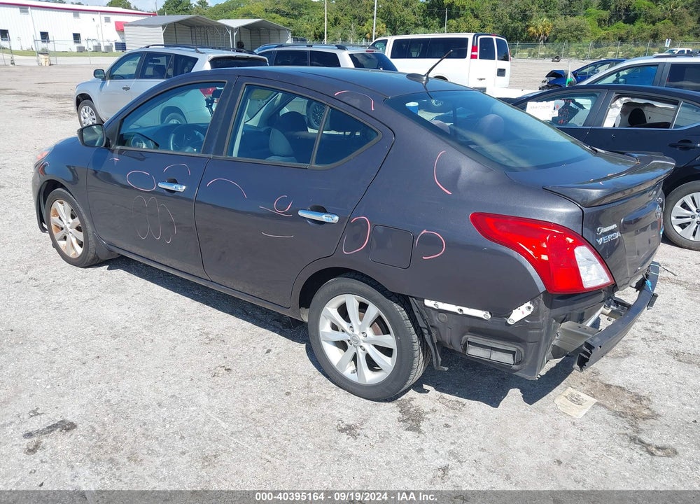 2015 NISSAN VERSA 1.6 SL VIN: 3N1CN7AP7FL885220