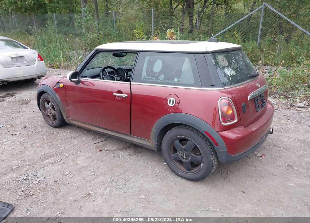 2009 MINI COOPER VIN: WMWMF33539TW73298