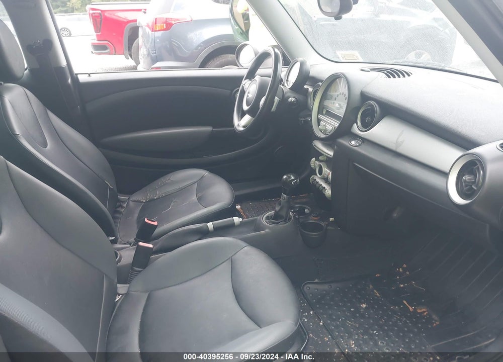 2009 MINI COOPER VIN: WMWMF33539TW73298