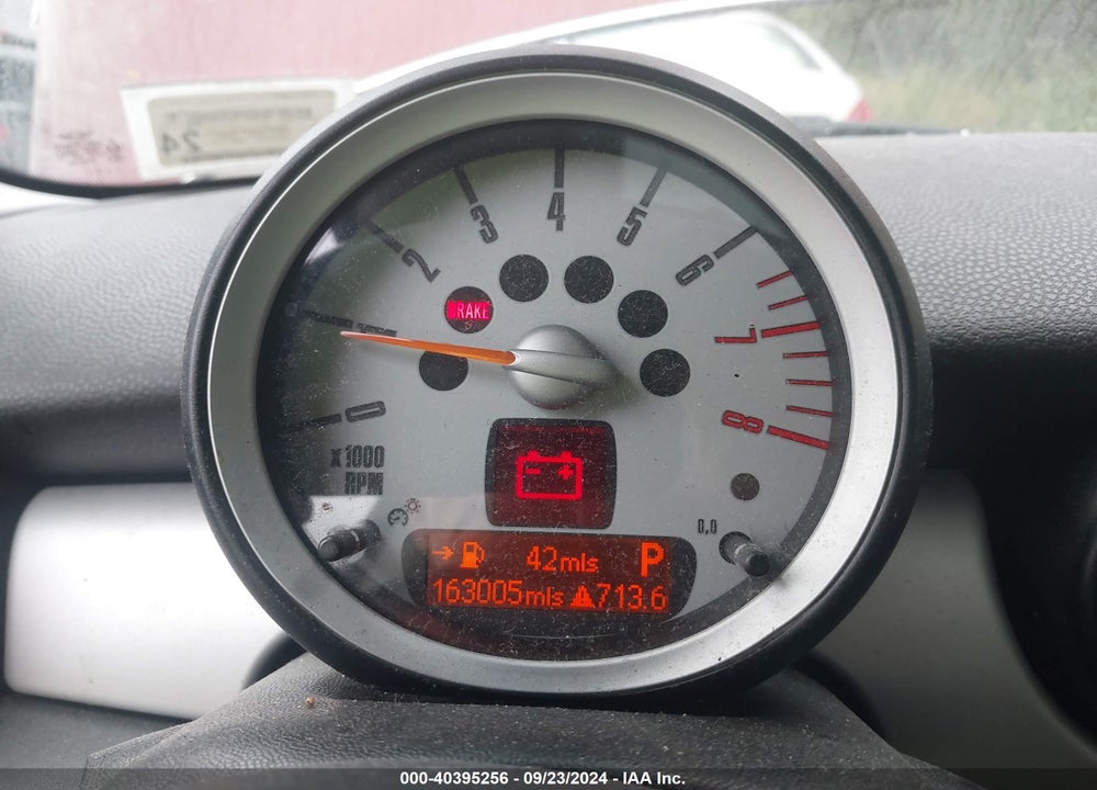 2009 MINI COOPER VIN: WMWMF33539TW73298