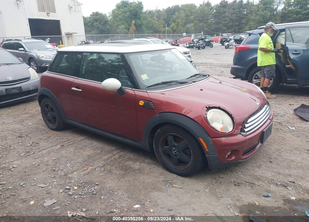 2009 MINI COOPER VIN: WMWMF33539TW73298