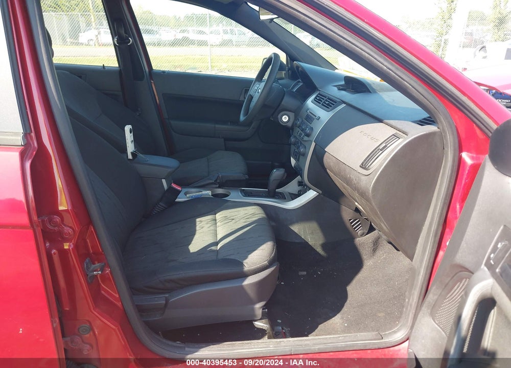 2010 FORD FOCUS SE VIN: 1FAHP3FN9AW225427