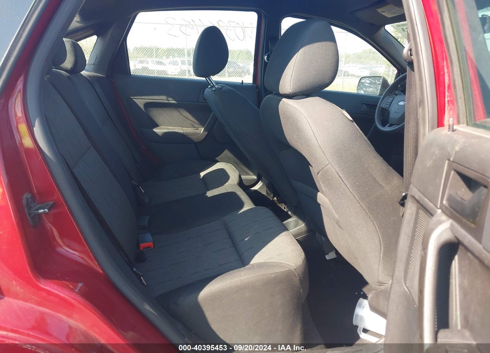 2010 FORD FOCUS SE VIN: 1FAHP3FN9AW225427