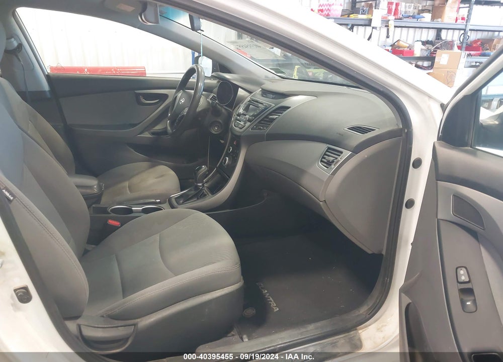 2015 HYUNDAI ELANTRA SE VIN: 5NPDH4AE7FH602062