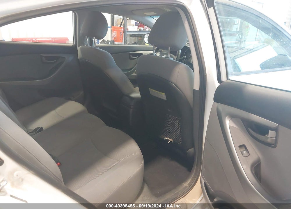 2015 HYUNDAI ELANTRA SE VIN: 5NPDH4AE7FH602062