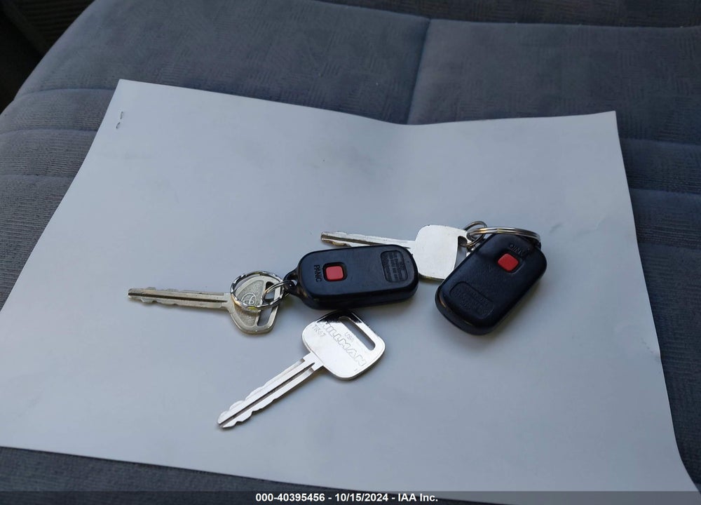 2001 TOYOTA SIENNA LE VIN: 4T3ZF13C31U402559