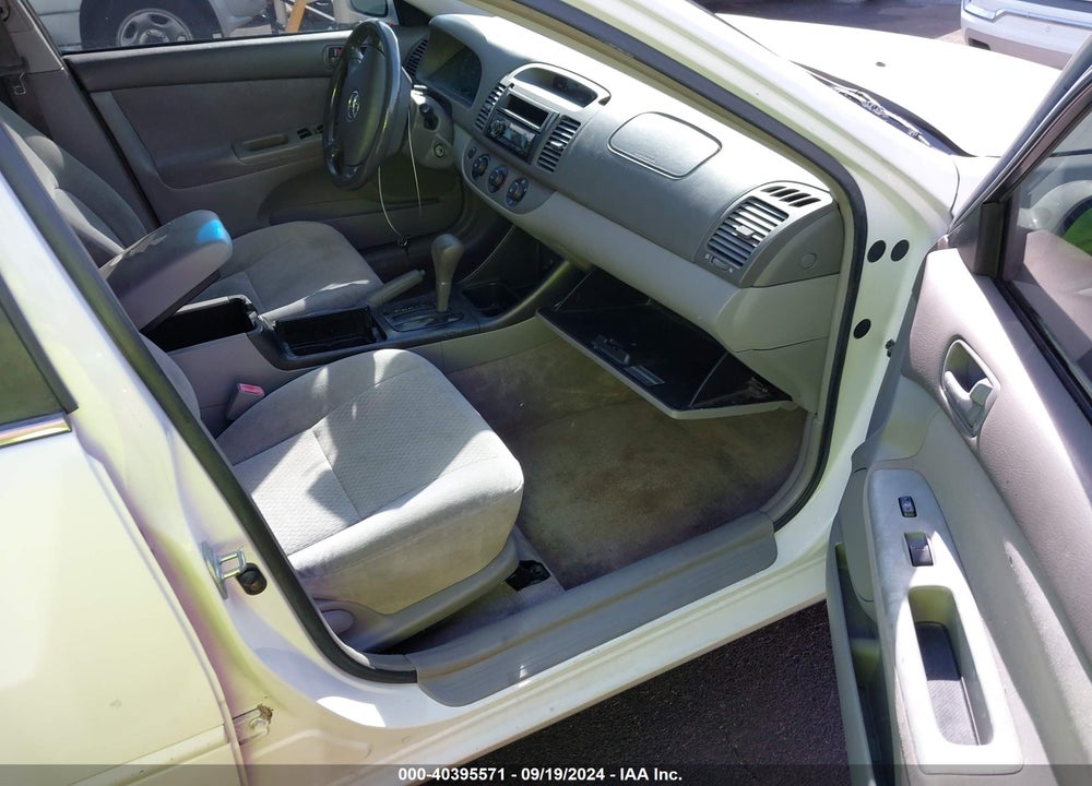 2002 TOYOTA CAMRY LE VIN: JTDBE32K620029273