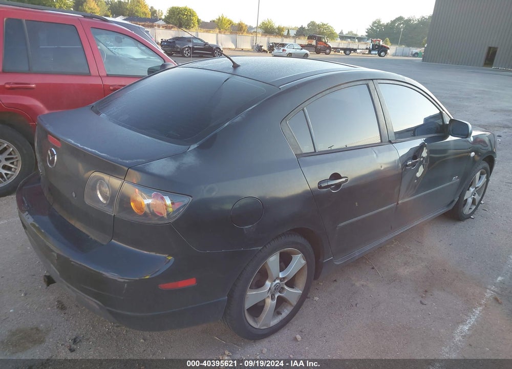 2005 MAZDA 3 S VIN: JM1BK323851305677