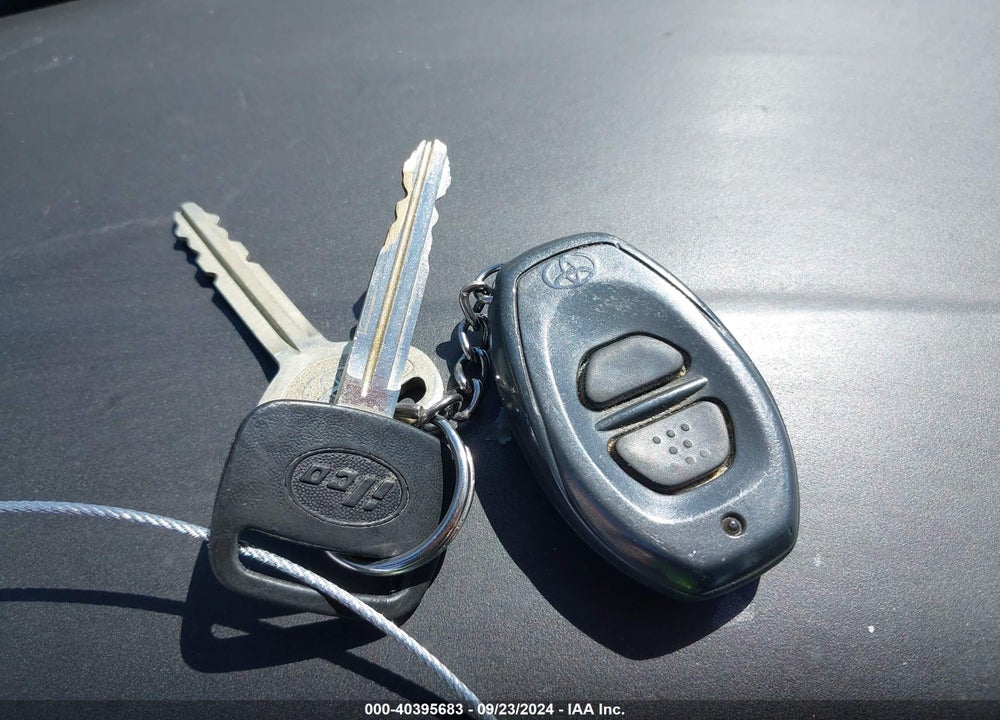 1998 TOYOTA SIENNA LE VIN: 4T3ZF13C3WU078651