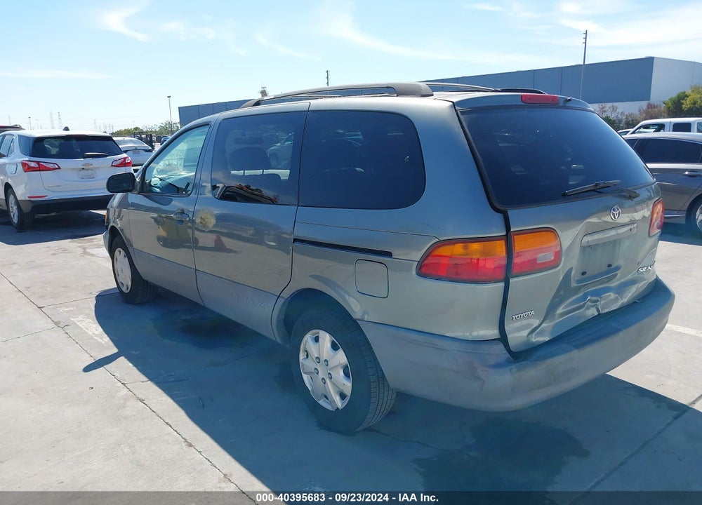 1998 TOYOTA SIENNA LE VIN: 4T3ZF13C3WU078651