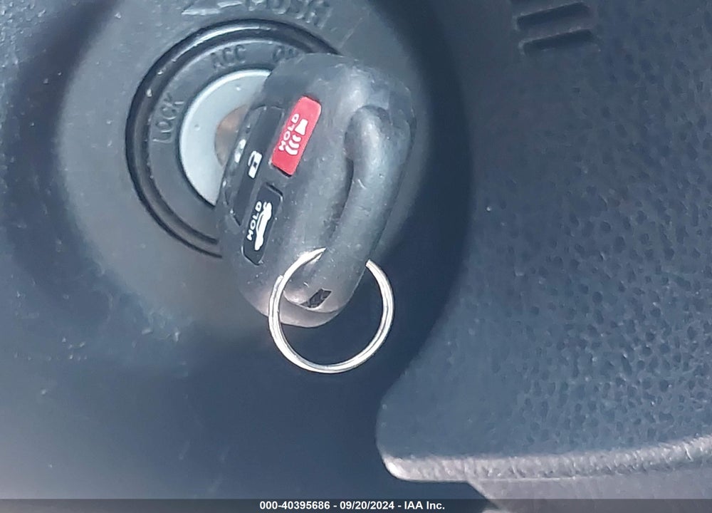 2018 TOYOTA COROLLA LE VIN: 2T1BURHE6JC099478