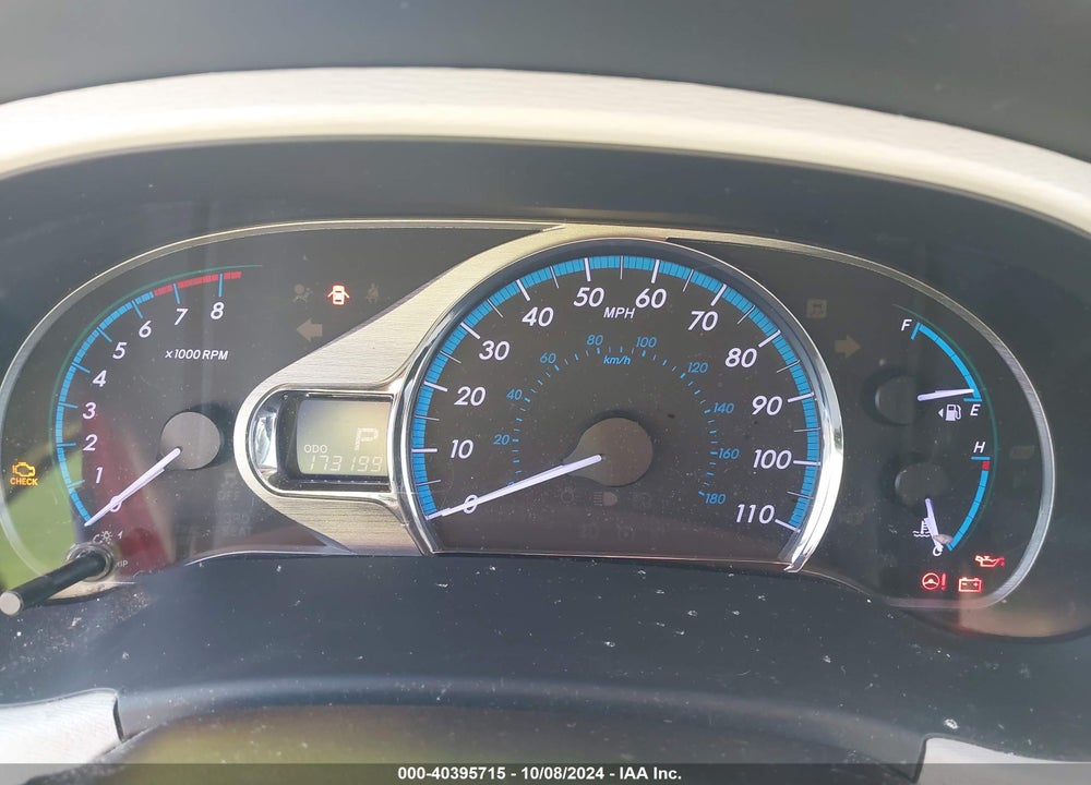 2013 TOYOTA SIENNA XLE V6 8 PASSENGER VIN: 5TDYK3DC9DS352659