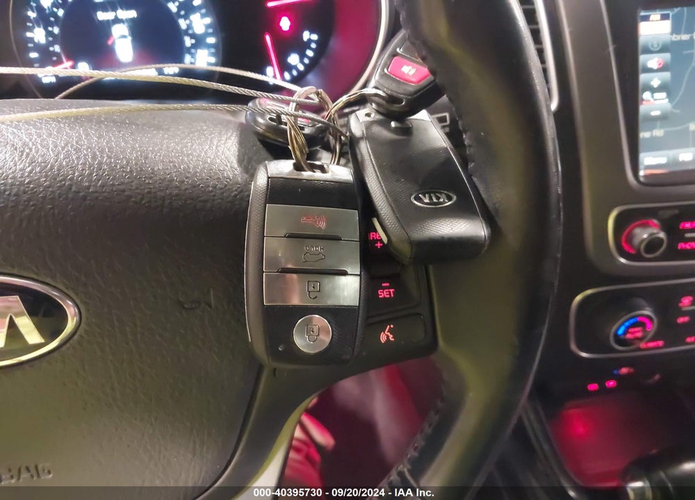 2015 KIA SORENTO EX V6 VIN: 5XYKUDA77FG648485